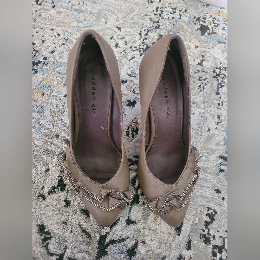 Madden Girl taupe heels size 6